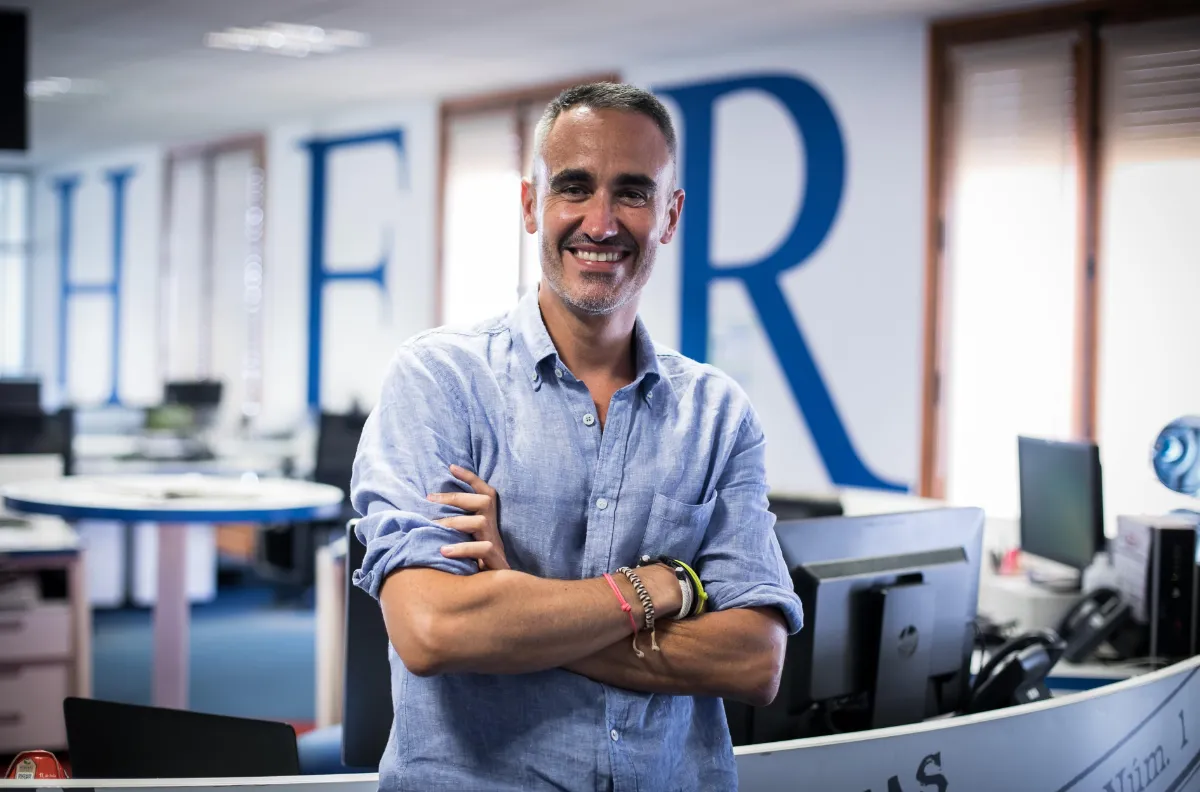 Jorge Mora en la redacción de HERALDO